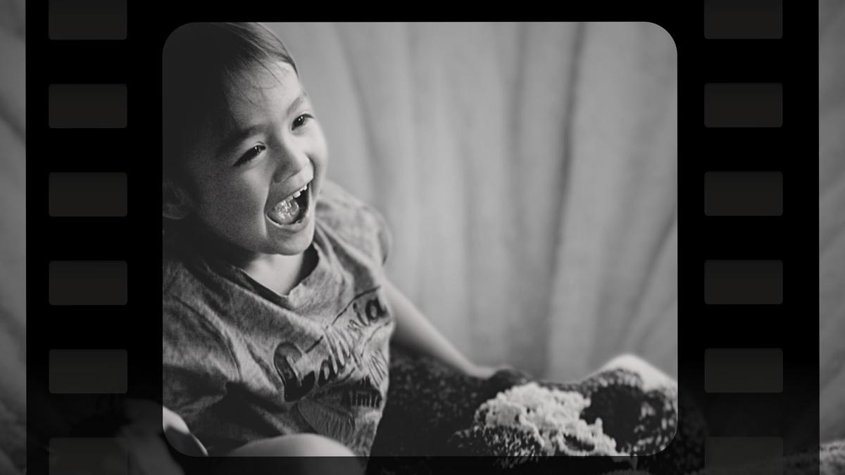 Porträt – Kind lacht