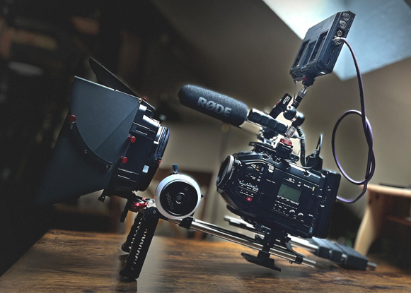 Blackmagic URSA Mini Pro – Schulter-Rig mit Mattebox